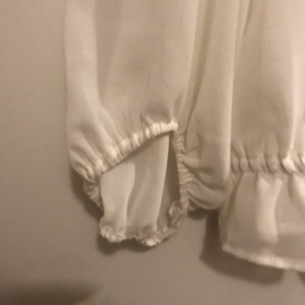 Beautiful polyester blouse - Picture 4 of 11